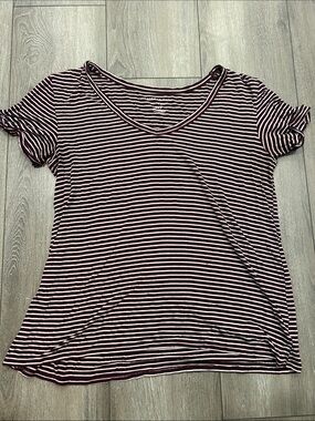 American Eagle Outfitters Women's Burgundy and White Striped V-Neck Tee
